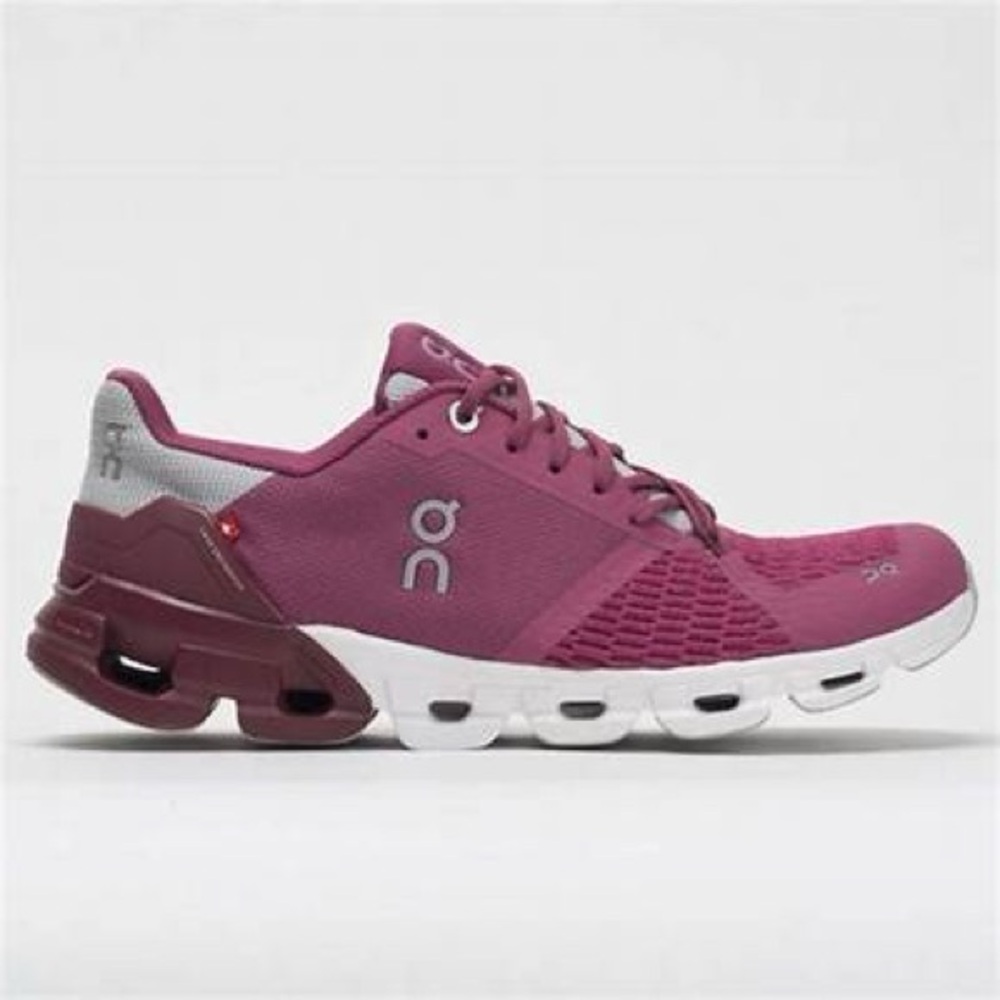 Women’s ON Cloud Cloudflyer size 7